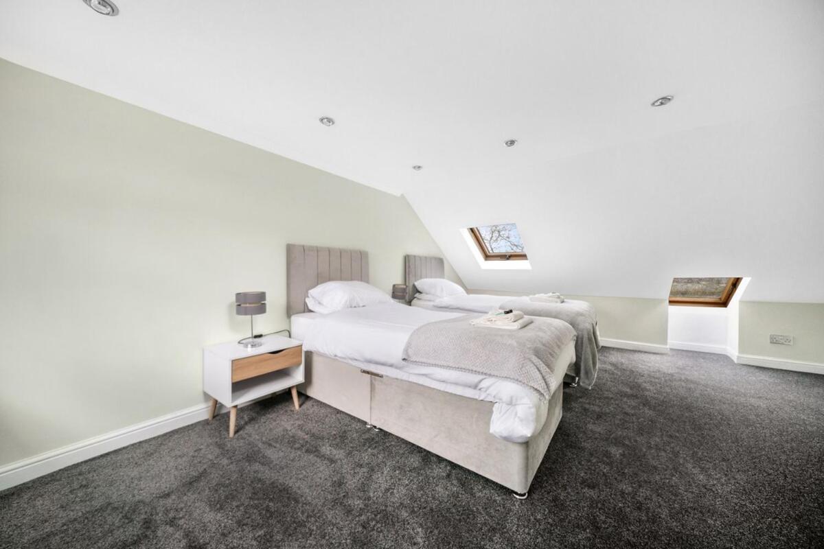 Apartment Stylist And Cosy 2 Bed Longstay Parking Sleeps 4 Wifi *